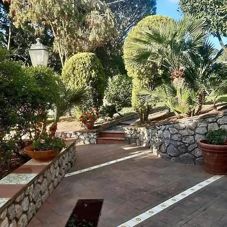Casa Rossella Casa Con Giardino By Italianhost Capri
