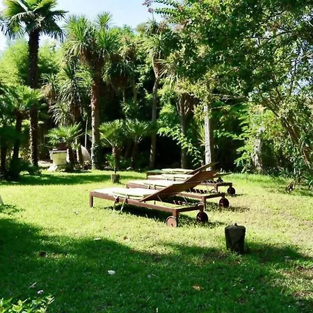 Villa Casa Rossella Casa Con Giardino By Italianhost