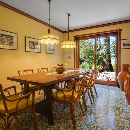 Villa Casa Rossella Casa Con Giardino By Italianhost Capri