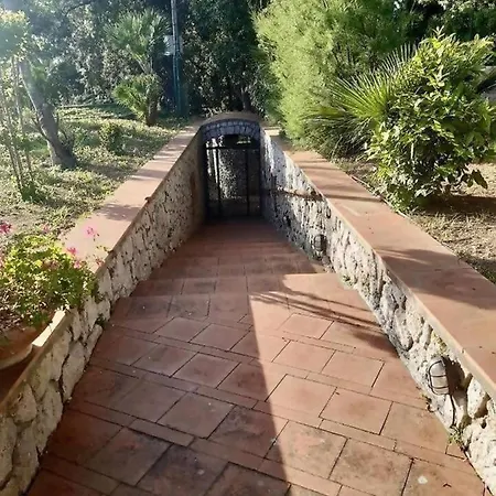 Villa Casa Rossella - Casa Con Giardino By Italianhost *